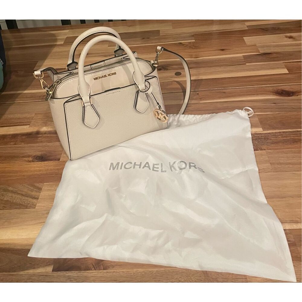 Michael Kors Daria Light Cream Leather 21n1 Satchel Crossbody - Picture 2 of 9